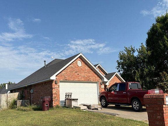 3rd image of 409 Blackmon Trl