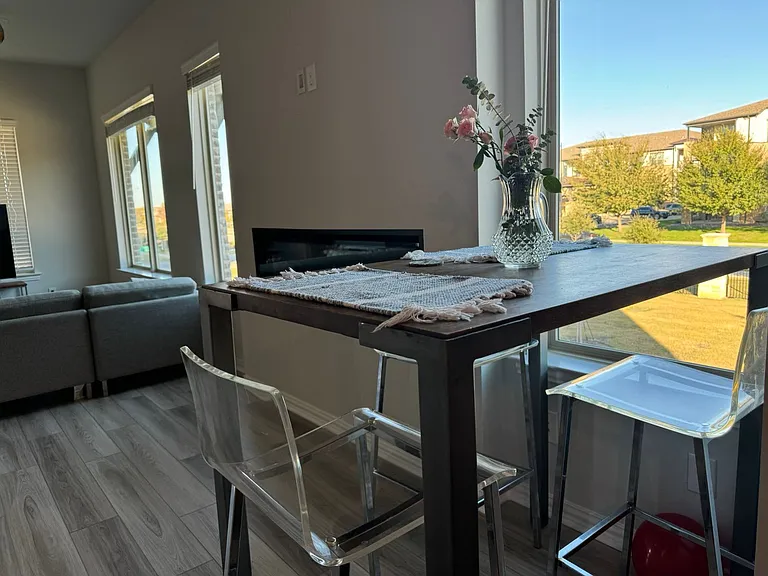 8487 Challenger Ln — Photo 2