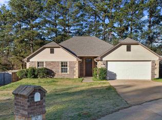 129 School Park Trl, Tatum, TX 75691