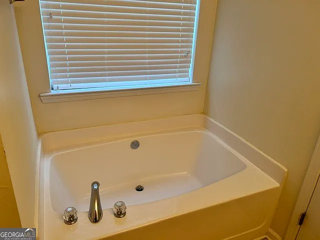 9592 Lakeview Cir — Photo 11