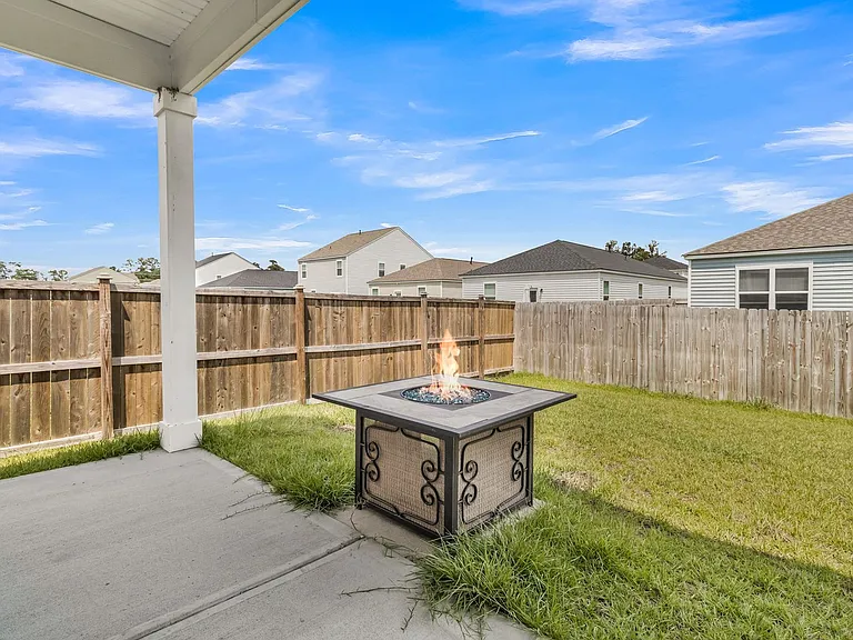 324 Feldspar Ln — Photo 35