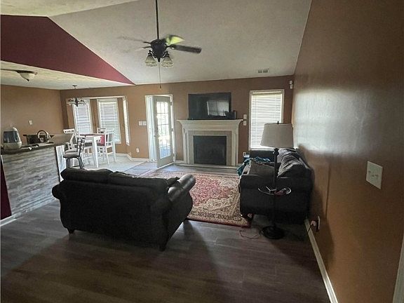 5th image of 1031 Canter Ln