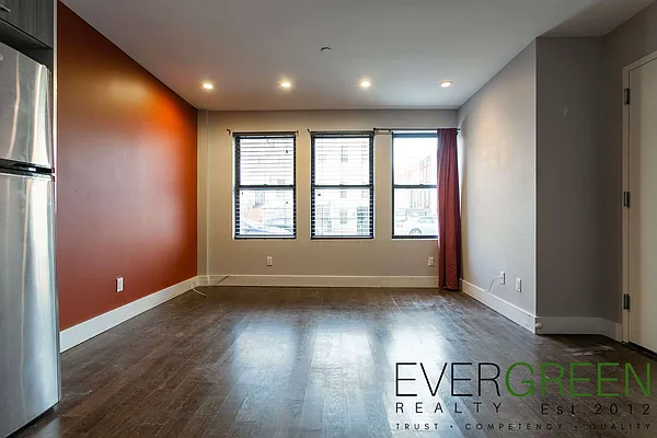 Rented by Evergreen Apartments BK | media 2