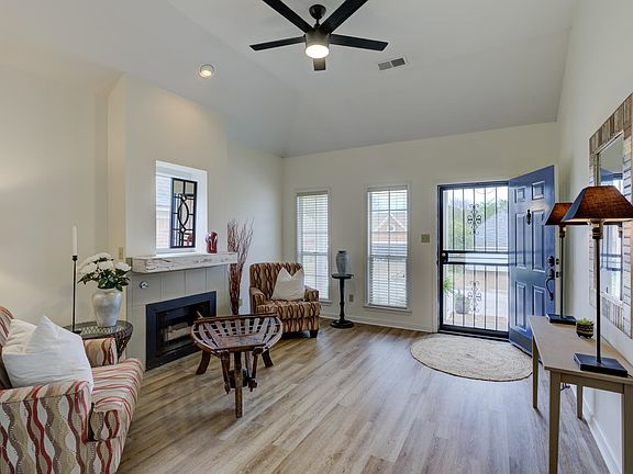 4th image of 8152 Timber Knoll Ln