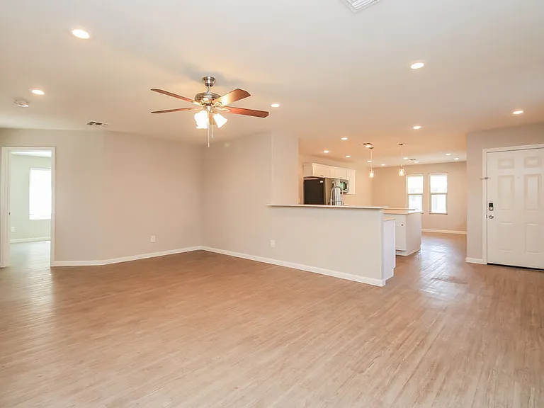 3825 E Frances Ln — Photo 4