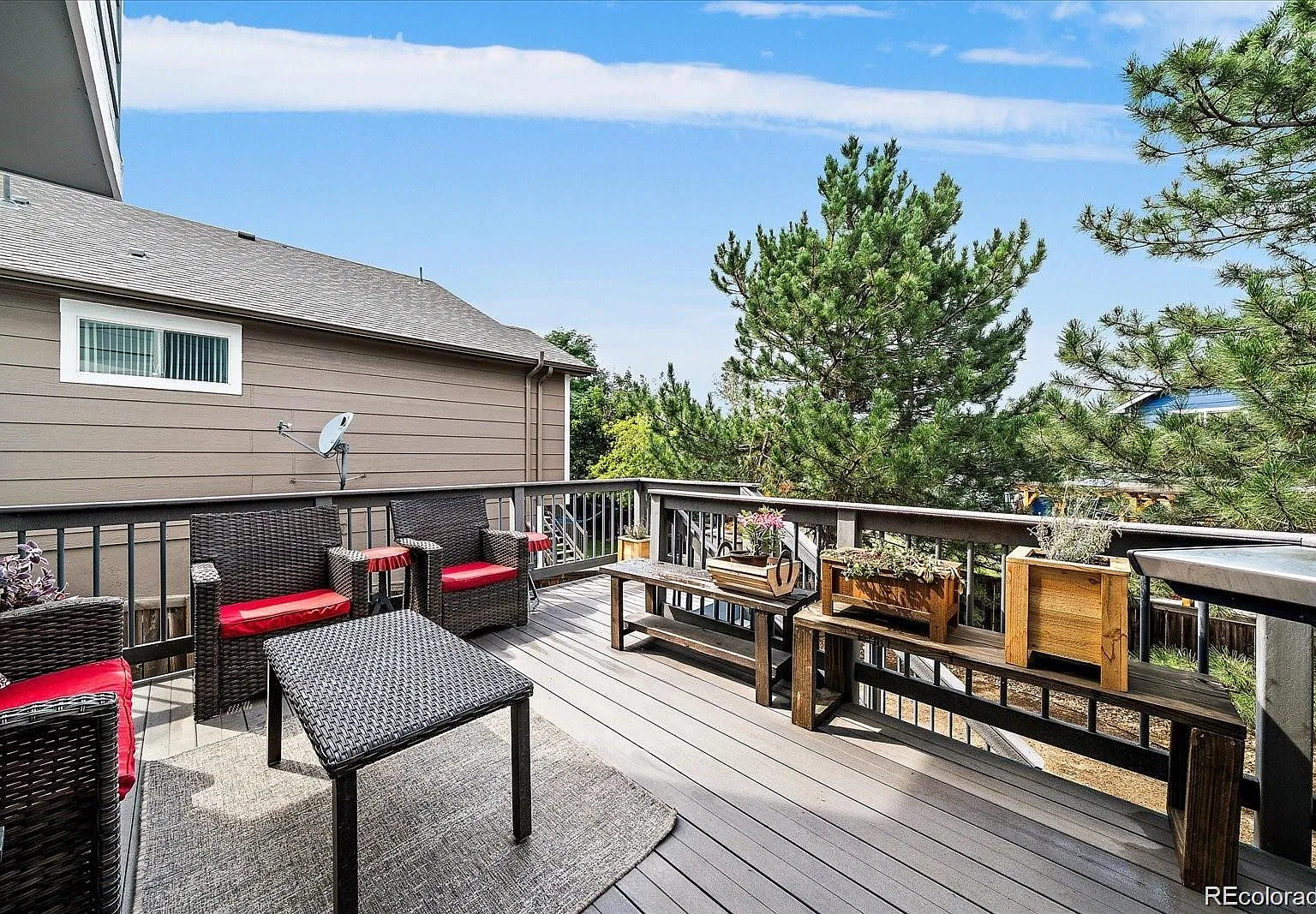 3 bed, 2.5 bath, 1985 sqft, $2,500 — Photo 3