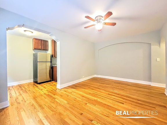 3rd image of 425 W Roscoe St #425309