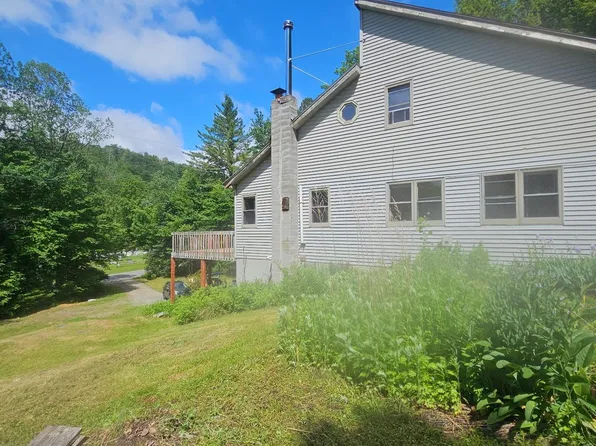 1806 Bosley Hill Road, Readsboro, VT 05350