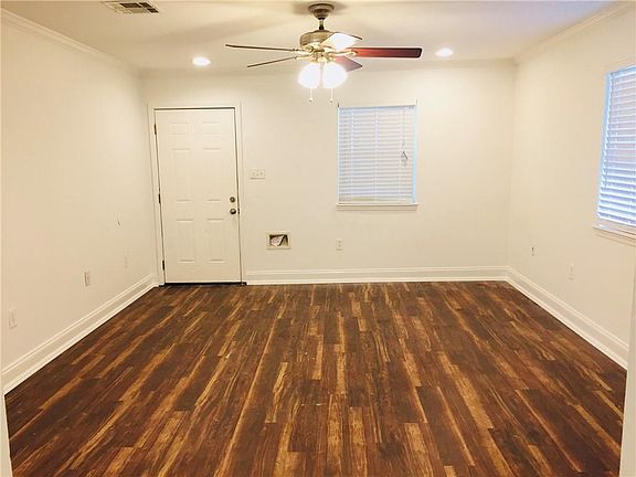 5th image of 6001 Bellaire Dr