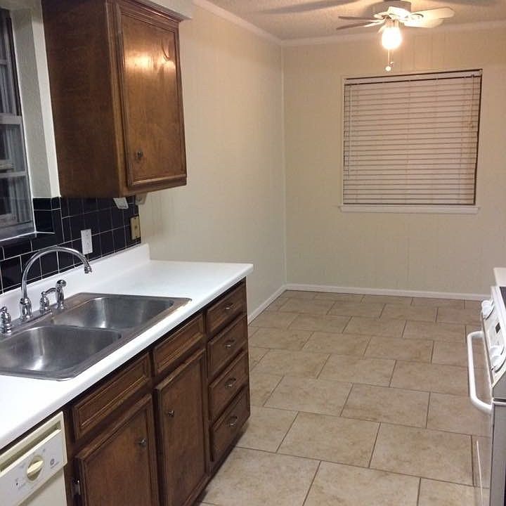 2nd image of 1020 Princeton Pl