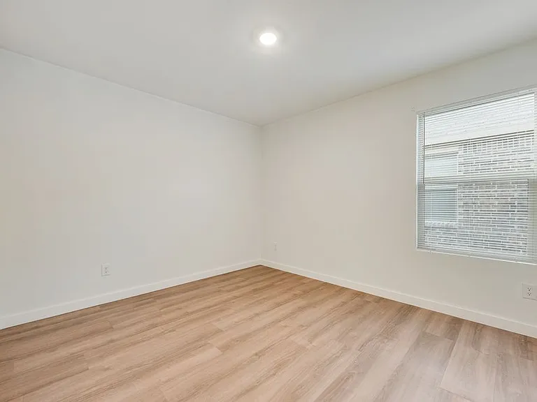 1012 Barkers Pond Ave — Photo 10