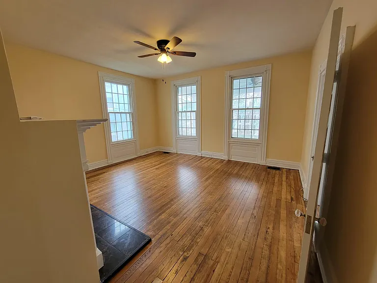 215 W Main St — Photo 16