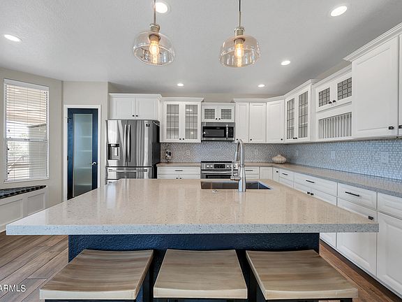 3rd image of 26434 S BOXWOOD Drive