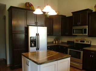 W206N16234 Melroy Pl, Jackson, WI 53037