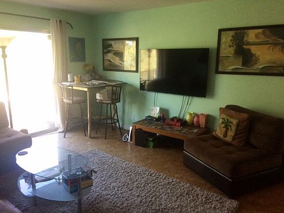3rd image of 1645 Emerald St APT 2E