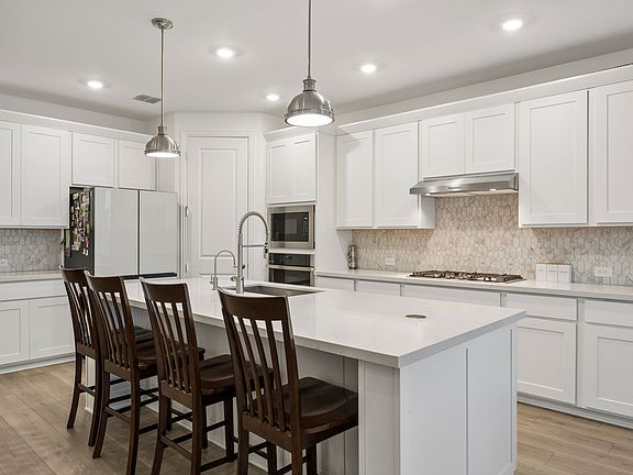 5th image of 1401 Chestnut Dr