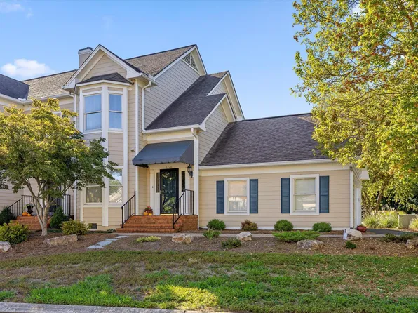1220 Bridgewater Ln, Chattanooga, TN 37405