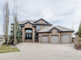 4118 Westcliff Heath SW, Edmonton, AB T6W 0X9