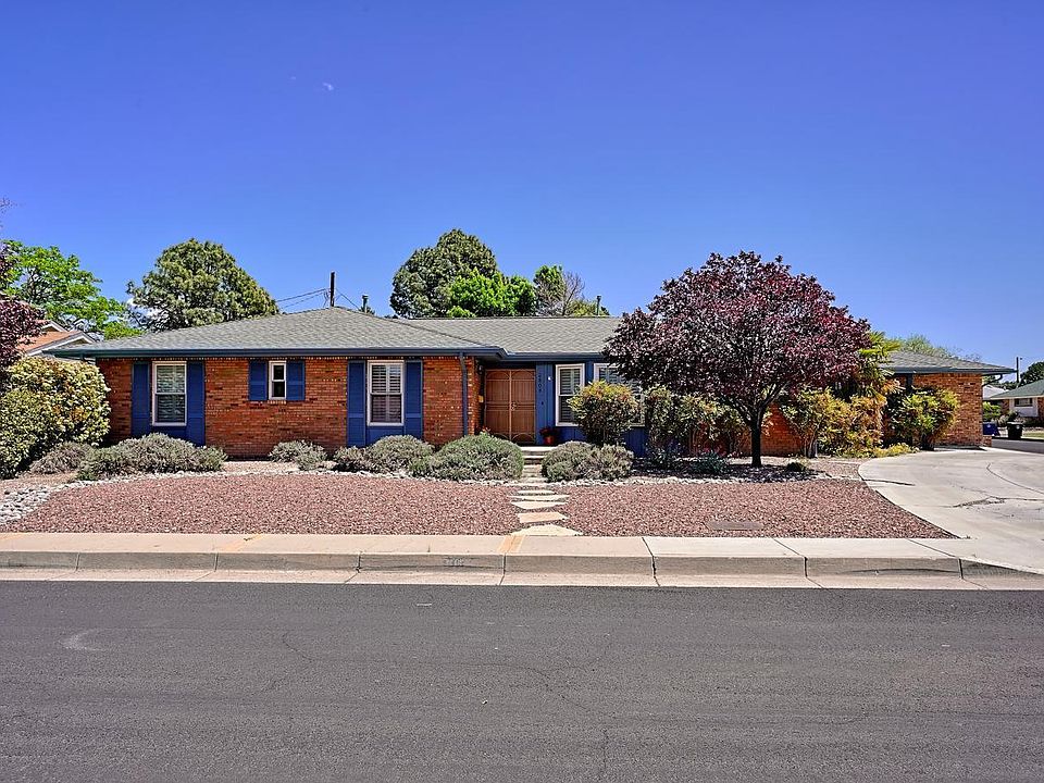 1st image of 2808 Las Cruces St NE