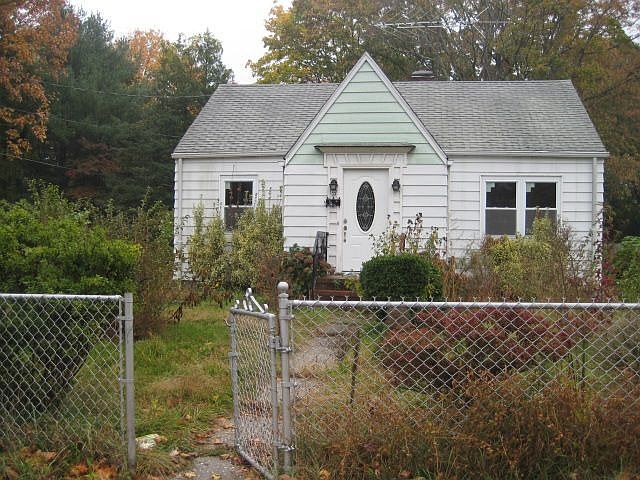 Front view of property