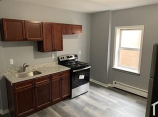 692 Park St #4, Hartford, CT 06106