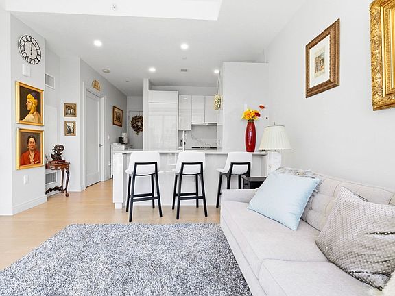 5th image of 133 Seaport Blvd Unit 1805