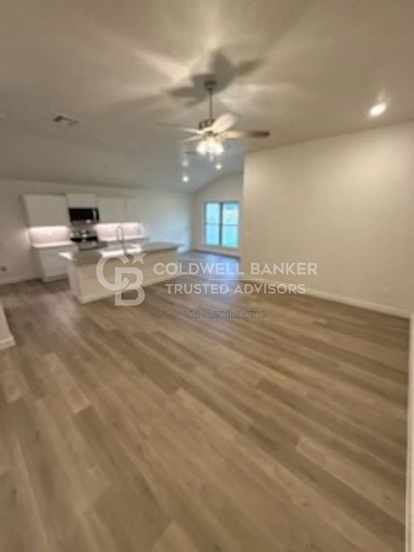 3 bed, 2.0 bath, 1622 sqft, $1,875 — Photo 2