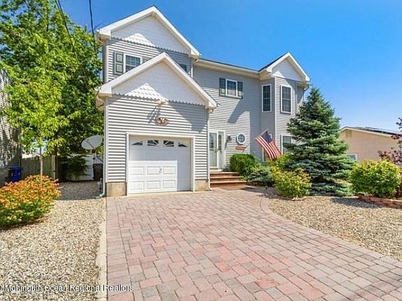 3rd image of 3422 Bergen Ave