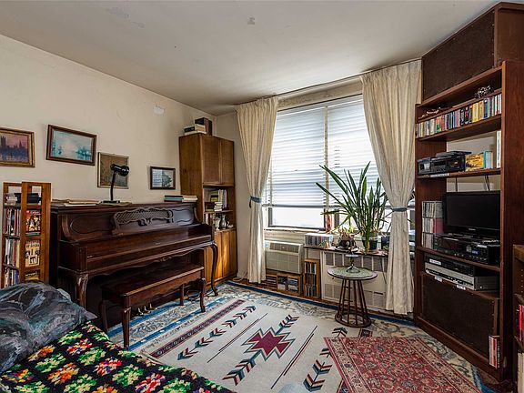 5th image of 13915 83rd Ave APT 706