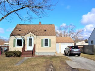 2046 Leif Ave, Norton Shores, MI