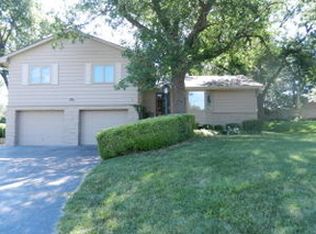 15119 Pinehurst Dr, Council Bluffs, IA 51503