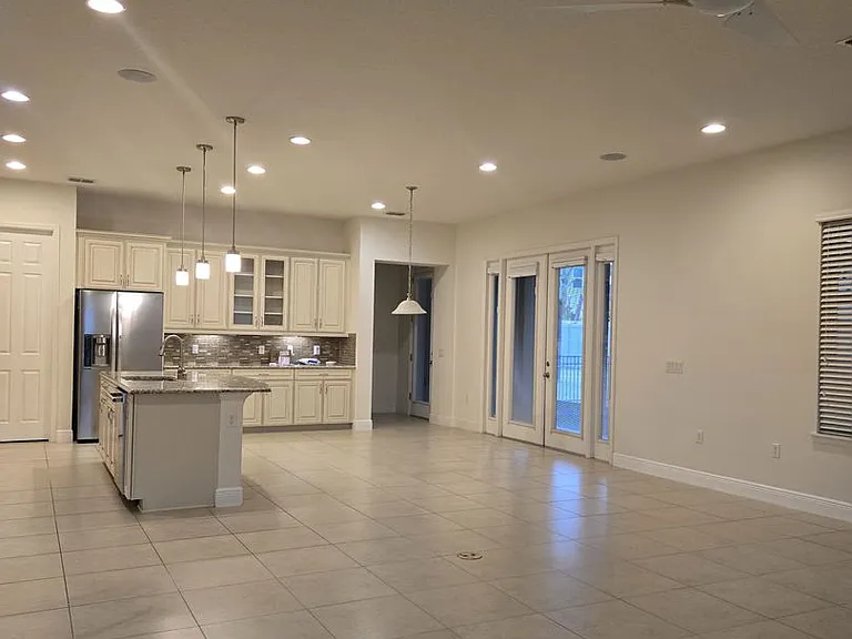 9240 Woodcrane Dr — Photo 10