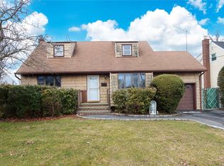 316 1st Ave, Massapequa Park, NY