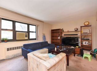 31-30 138th St #2, Flushing, NY 11354