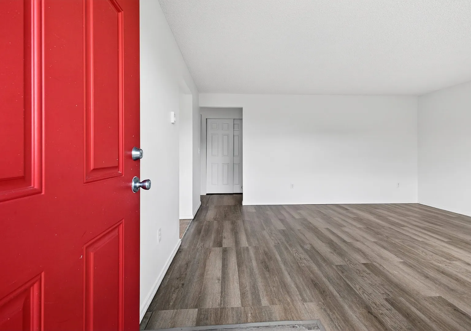 Cute 2 bedroom Near Downtown Tacoma & I-5 — Photo 2