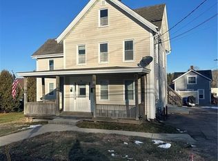 38 Oak St FLOOR 2, Westerly, RI 02891