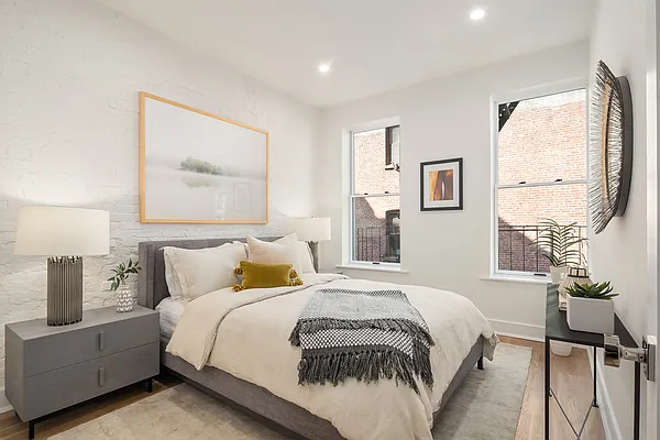 Sold by Douglas Elliman | media 21