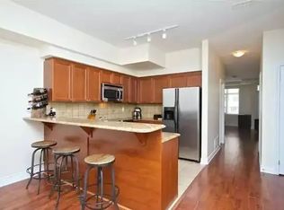 390 Martha St #202, Burlington, ON