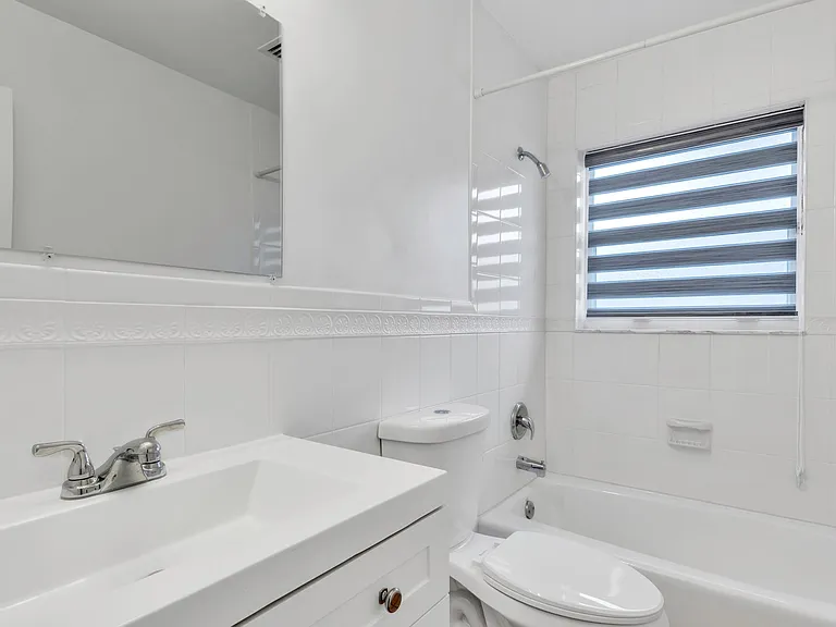 10015 SW 85th Ter — Photo 7