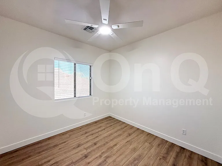 1813 S 123rd Dr — Photo 32