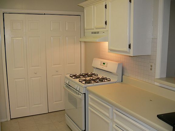 2nd image of 1609 Augusta Dr