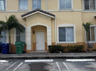 6940 NW 177th St #P104, Hialeah, FL 33015