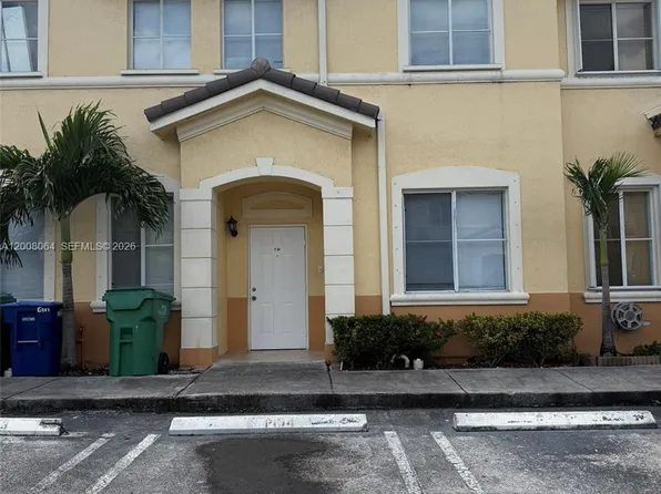 6940 NW 177th St #P104, Hialeah, FL 33015