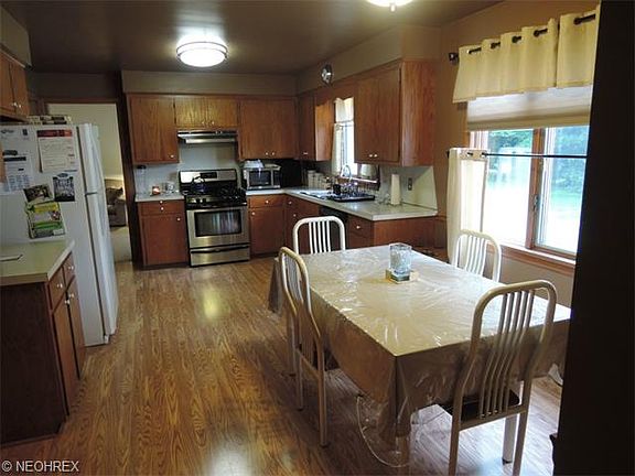 5th image of 445 Arbor Cir