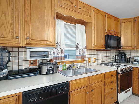 4th image of 1337 Arianna St NW
