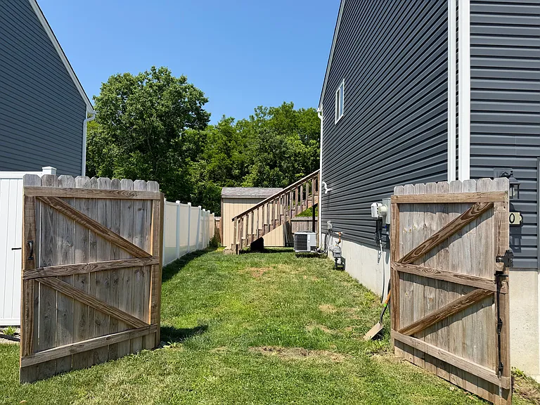 610 Summer Pointe Dr — Photo 3