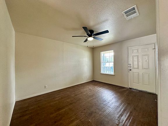 2nd image of 720 W 3rd St #B