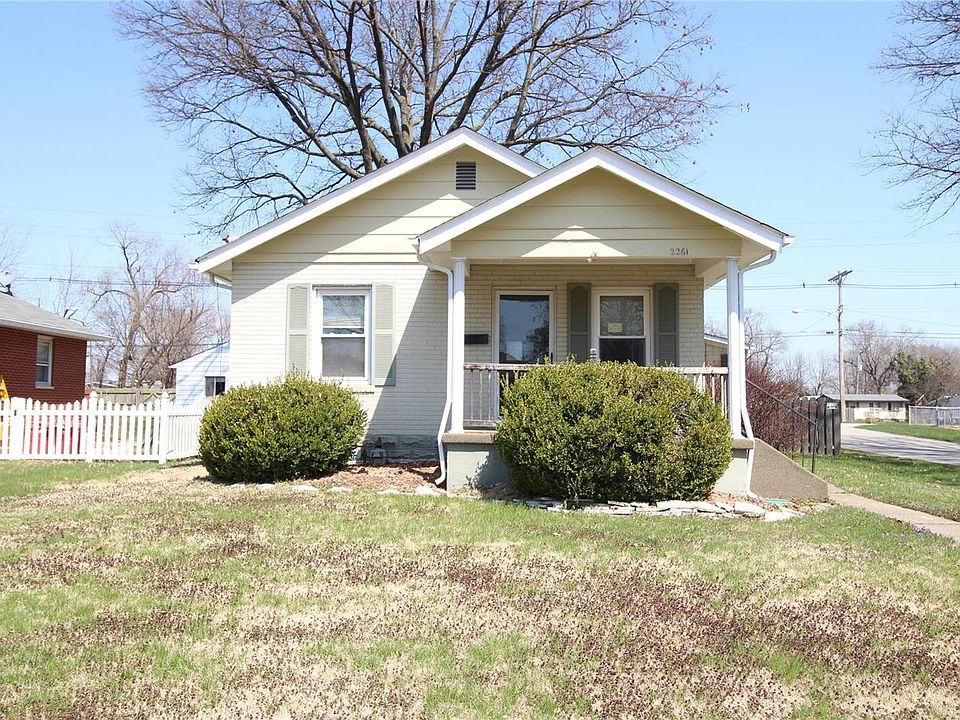 1st image of 2261 Woodlawn Ave