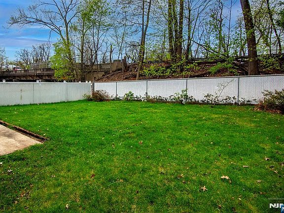 4th image of 352 Billington Rd