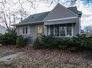 1602 Blackberry Ln, Flint, MI 48507